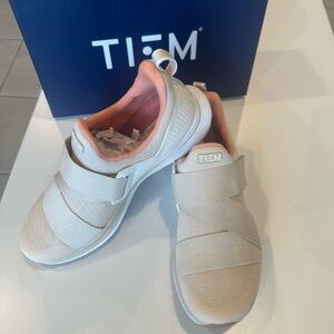 TIEM Neutral Core studio shoe